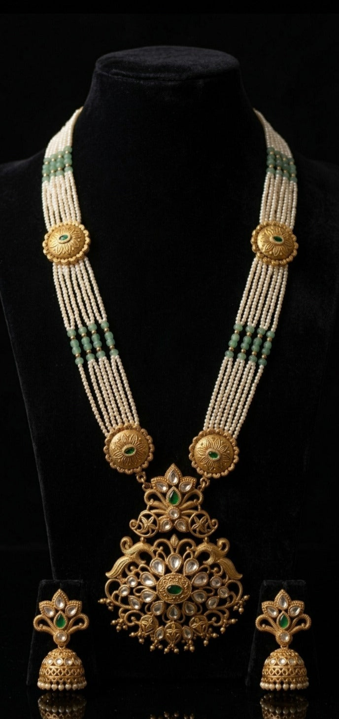 Antique gold kundan set